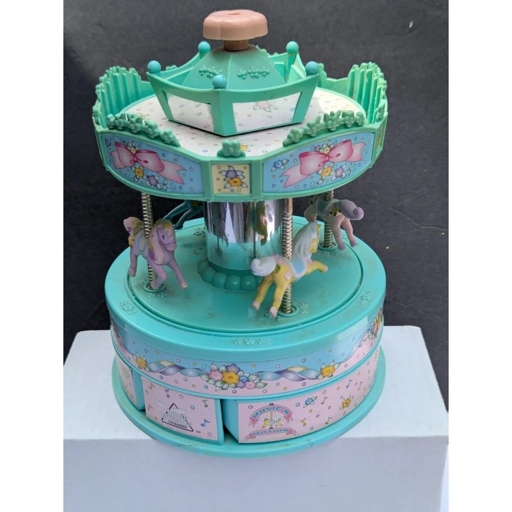 Vintage Music 'N Motion Carousel Music Box Horses Moose Mountain